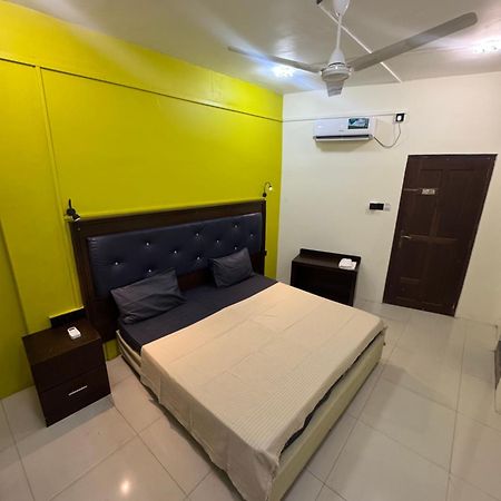 Metro City Hotel Colombo Buitenkant foto