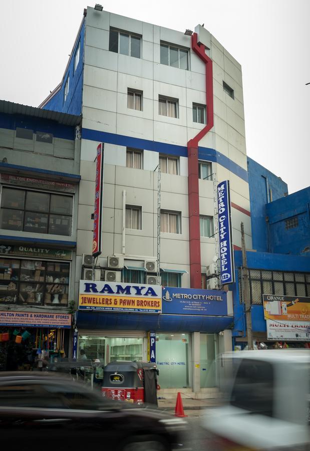 Metro City Hotel Colombo Buitenkant foto