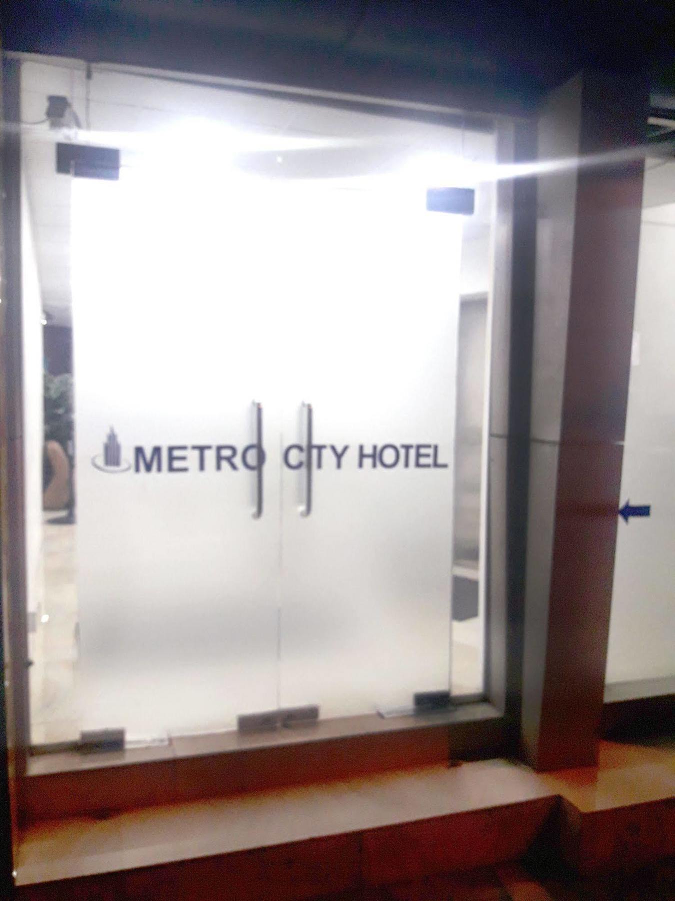 Metro City Hotel Colombo Buitenkant foto