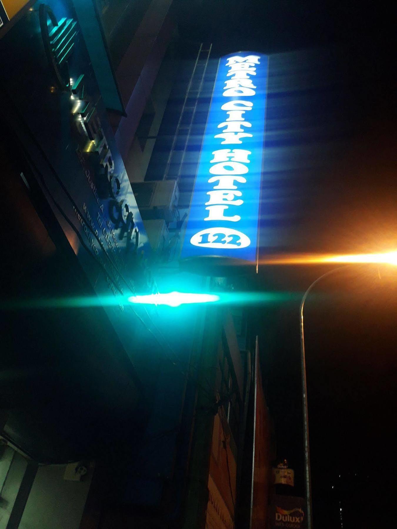Metro City Hotel Colombo Buitenkant foto