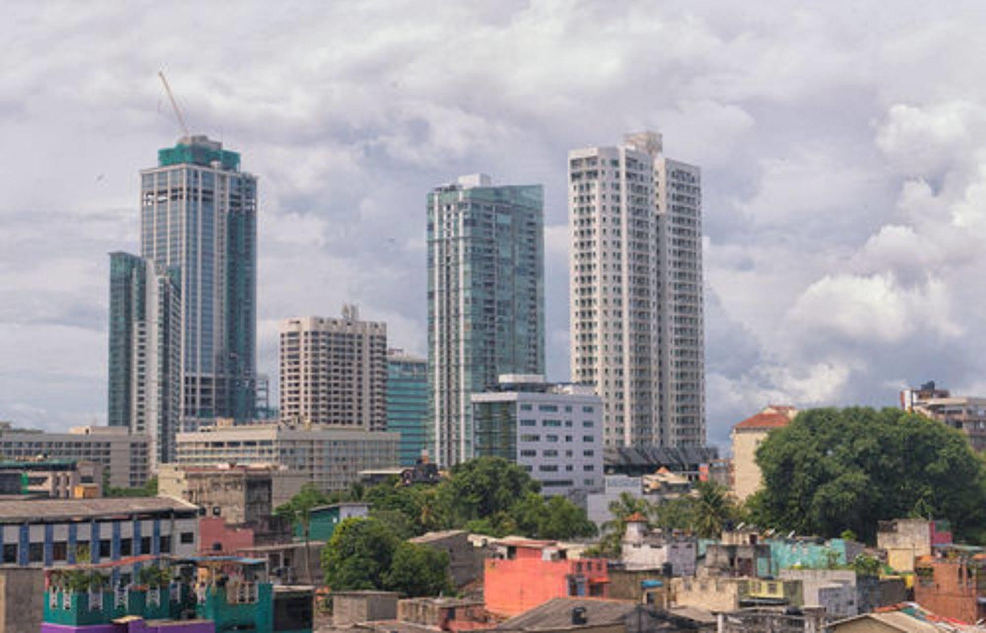 Metro City Hotel Colombo Buitenkant foto