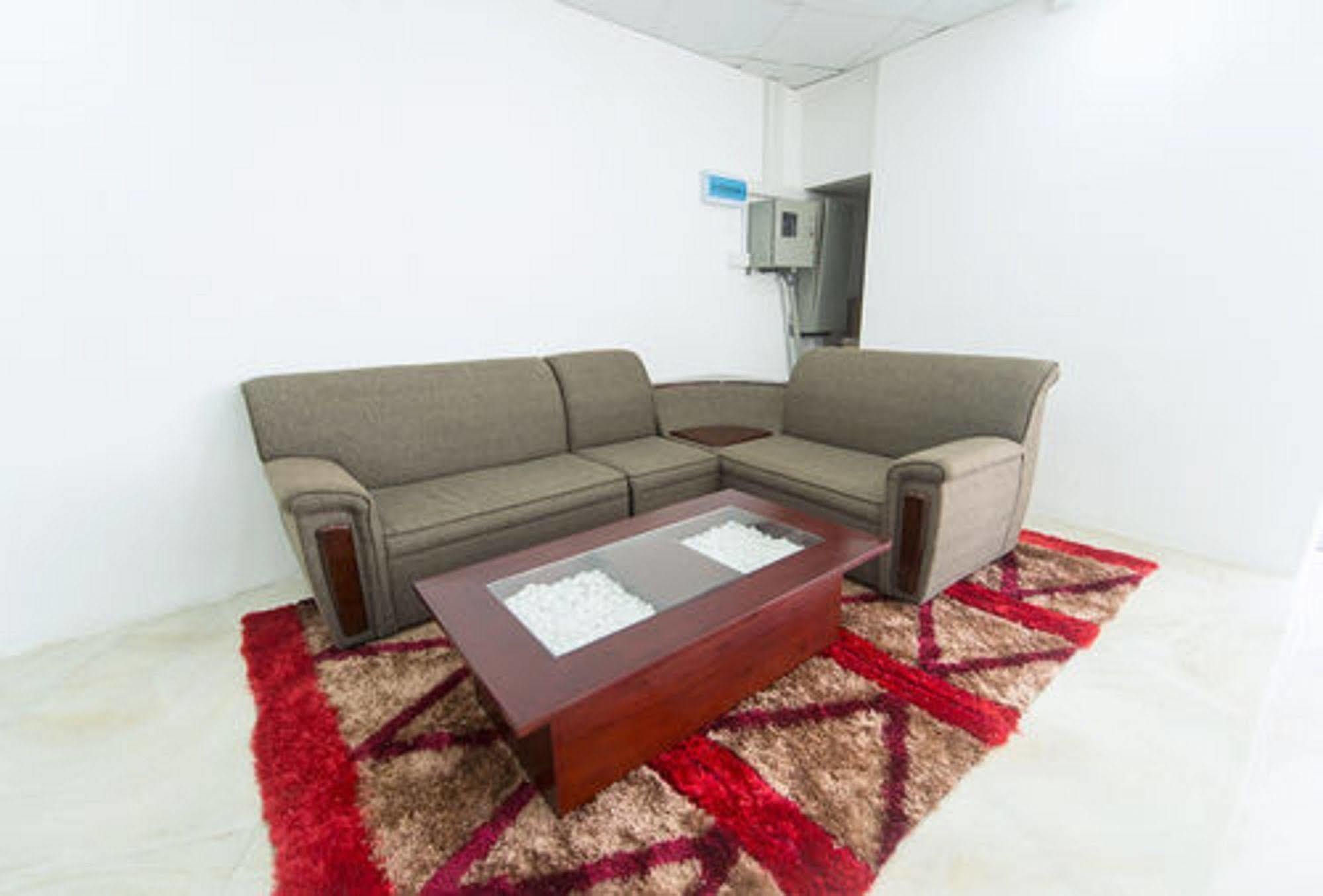 Metro City Hotel Colombo Buitenkant foto