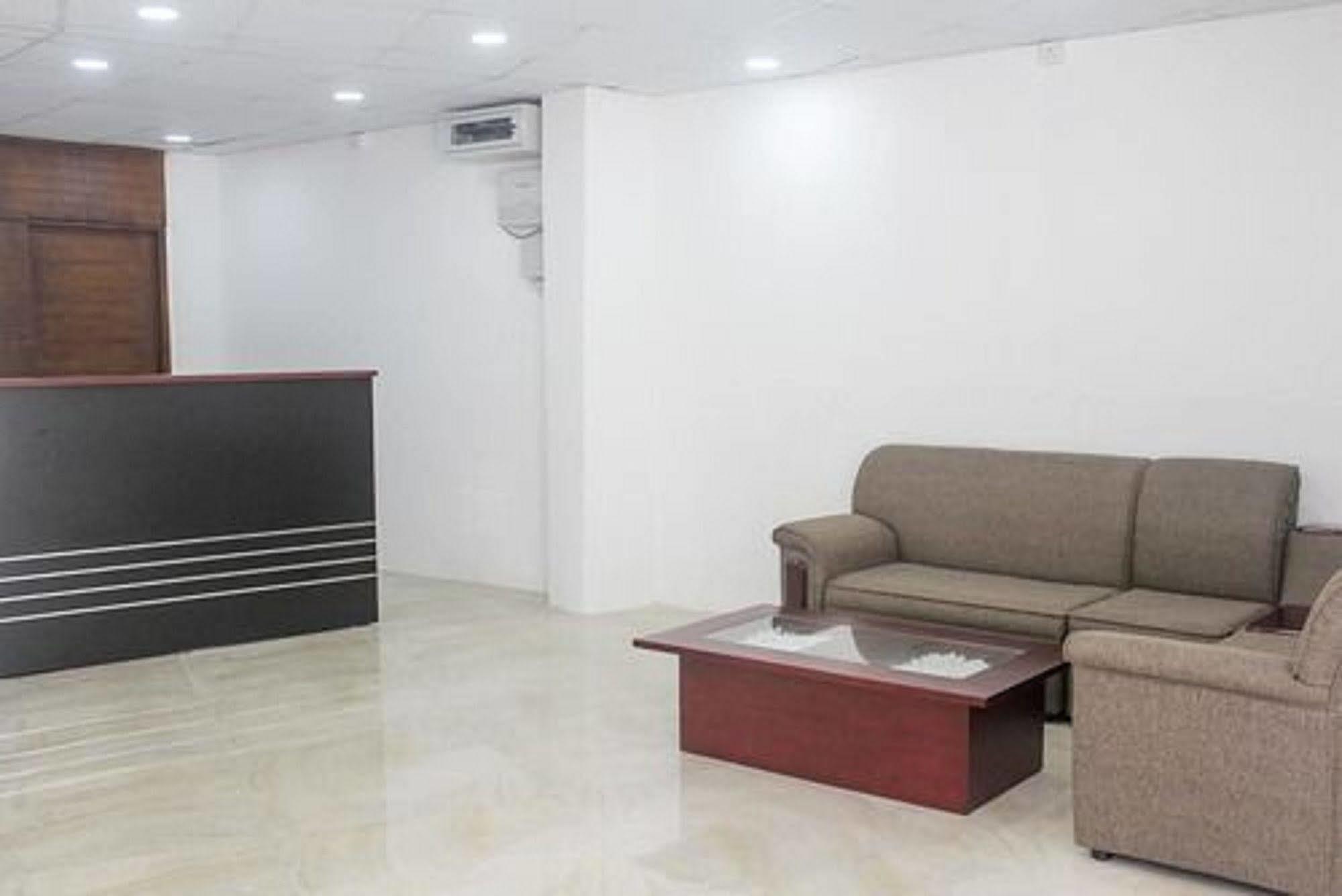 Metro City Hotel Colombo Buitenkant foto