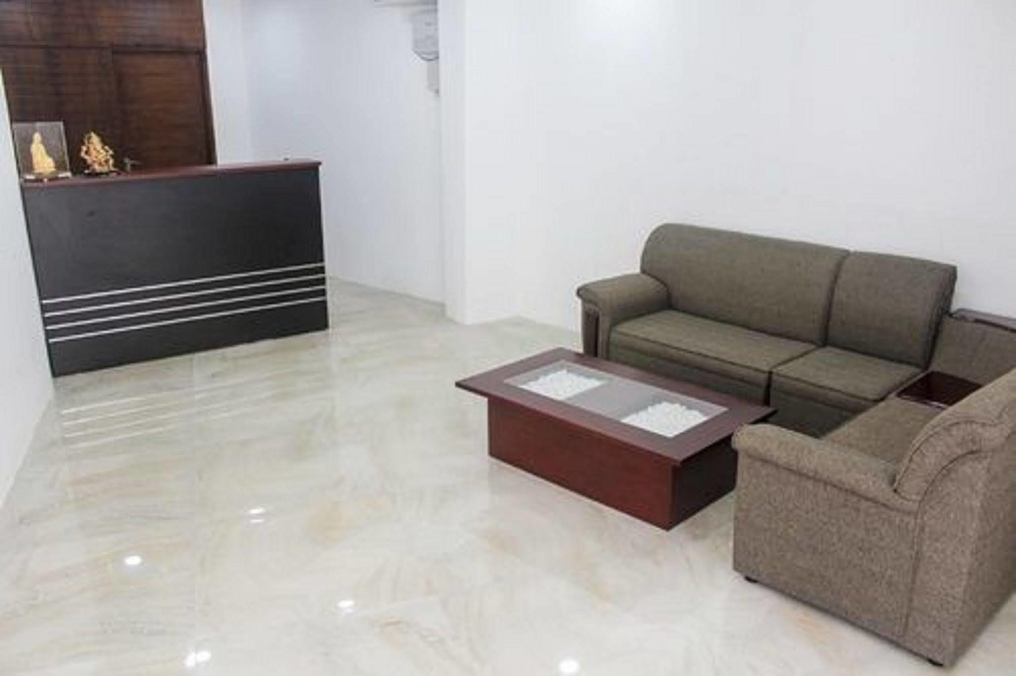 Metro City Hotel Colombo Buitenkant foto